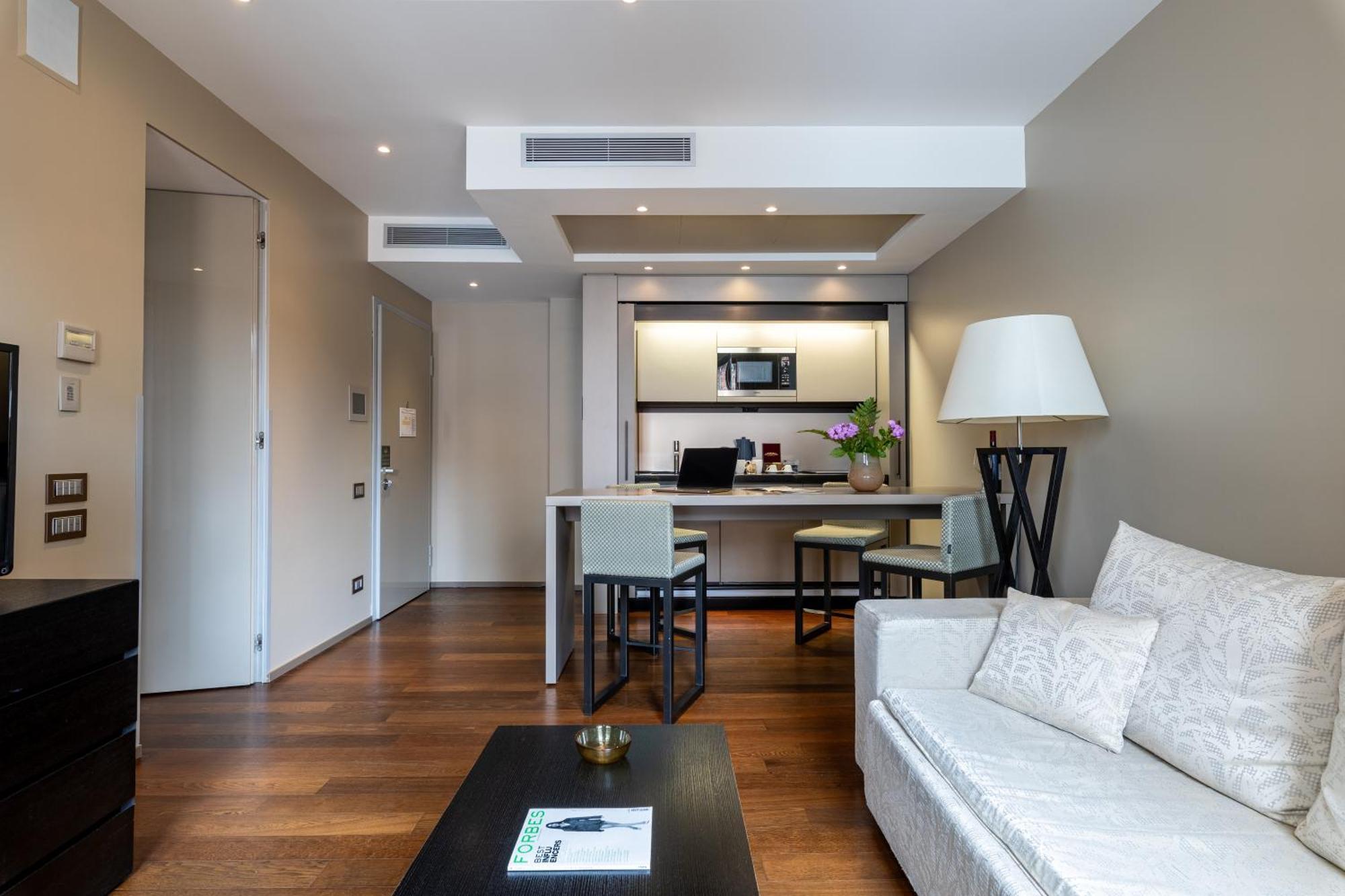 Nj Hotels & Apartments San Pietro All'Orto 6 Milano Eksteriør billede