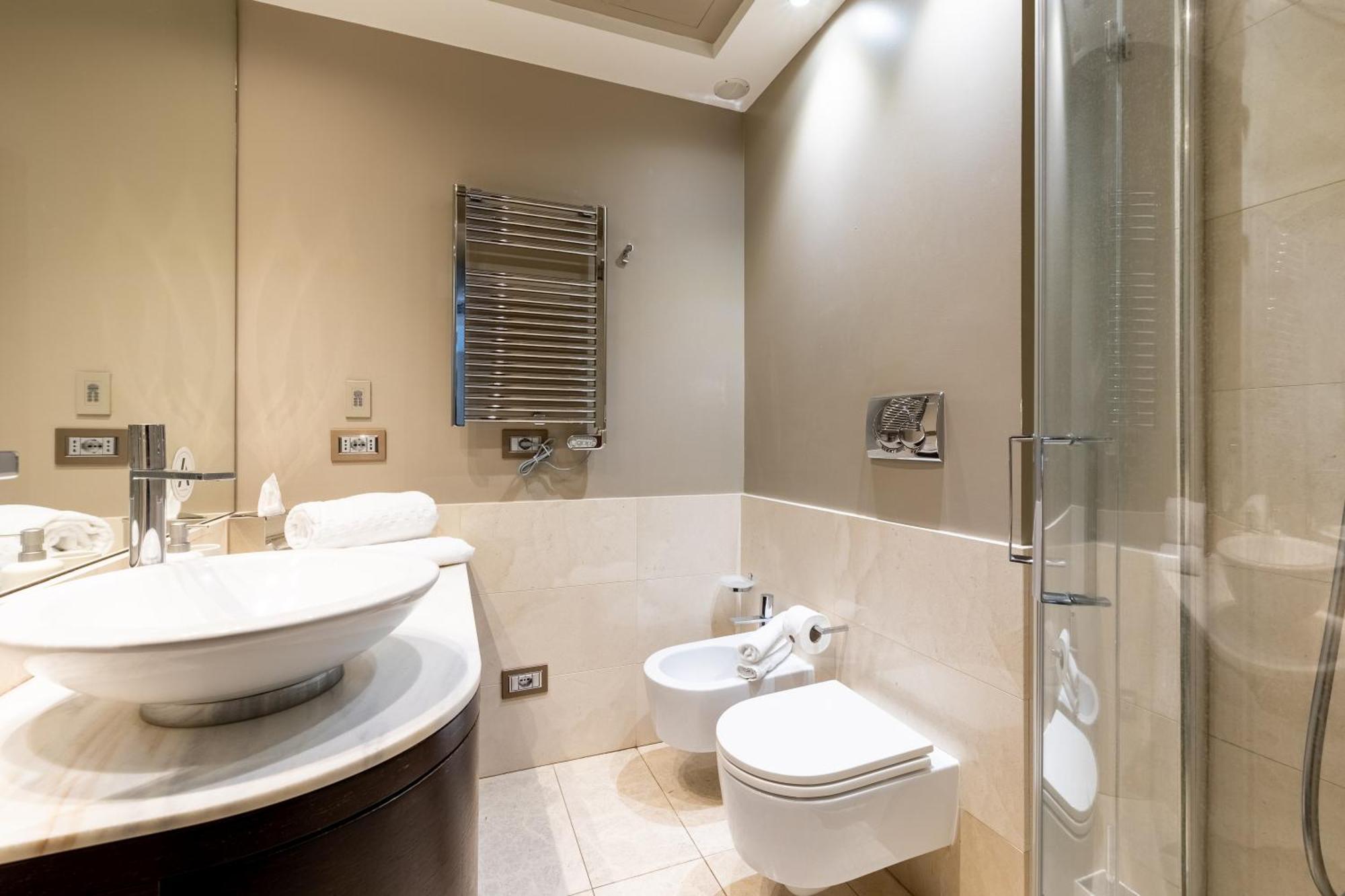 Nj Hotels & Apartments San Pietro All'Orto 6 Milano Eksteriør billede