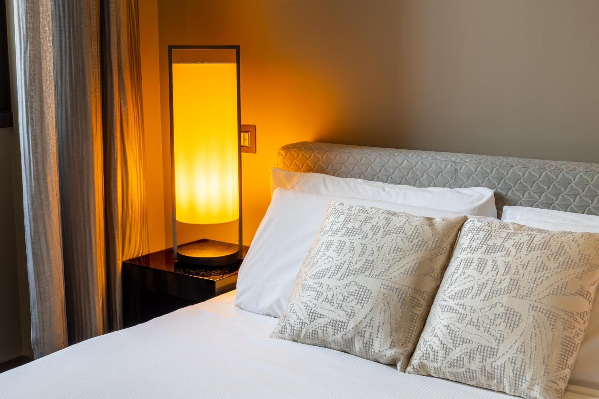Nj Hotels & Apartments San Pietro All'Orto 6 Milano Eksteriør billede